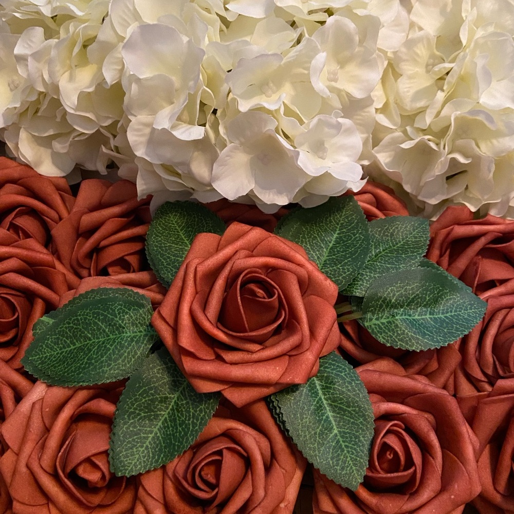 20 Ct Ivory Hydrangeas & Ling’s Terracotta Roses Centerpiece Wedding Flowers